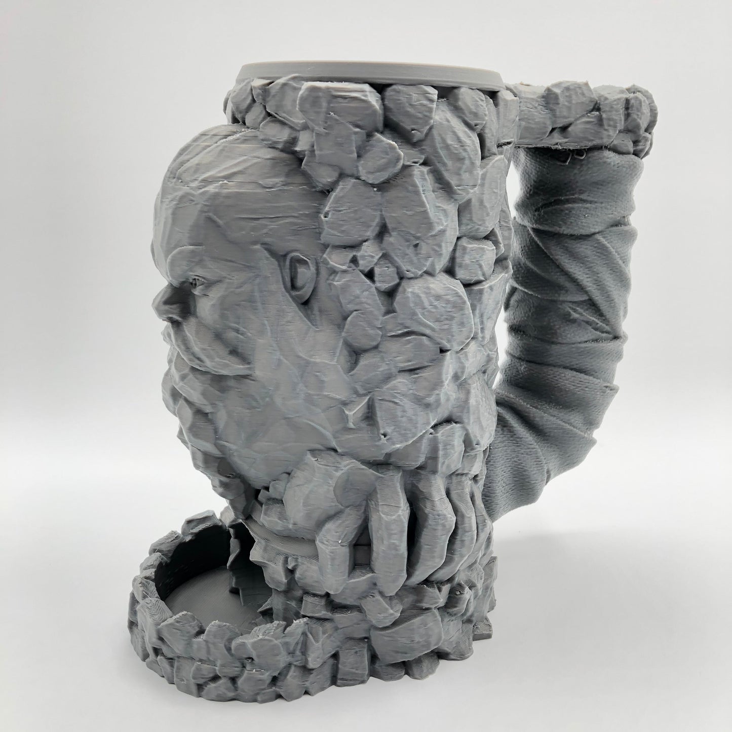 Stonebeard Hold Can Holder & Dice Tower