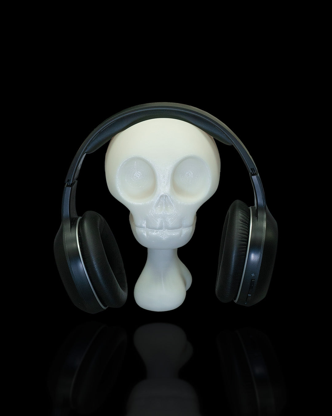 Skull & Bones headphone Holder